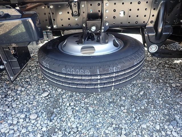 MITSUBISHI CANTER 2025