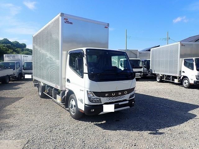 MITSUBISHI CANTER 2025