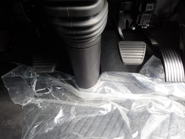 MITSUBISHI CANTER 2025