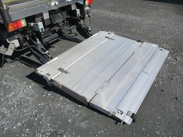 MITSUBISHI CANTER 2018