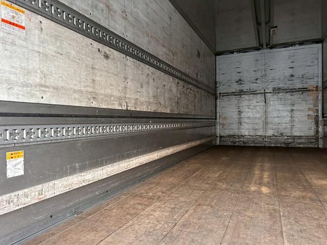 MITSUBISHI FUSOU FIGHTER 2012