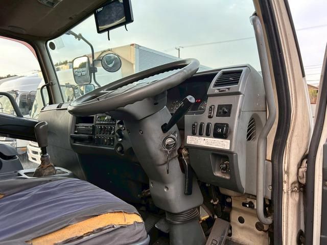 MITSUBISHI FUSOU FIGHTER 2012