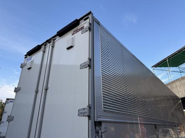 NISSAN DIESEL Quon 2018