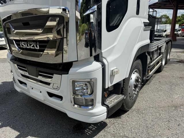 ISUZU GIGA 2017