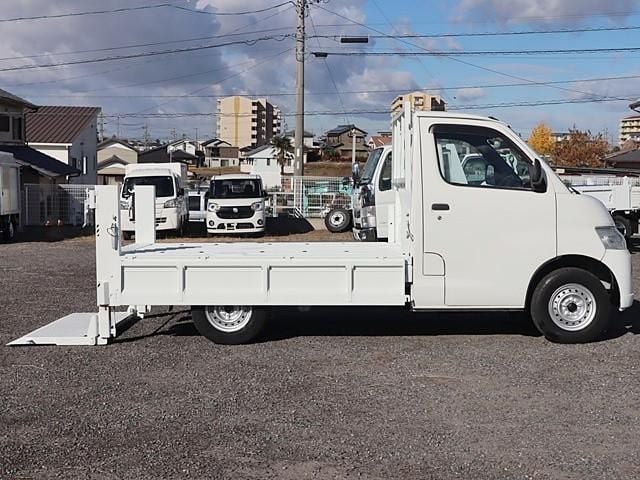 TOYOTA TOWNACE truck 2WD 2012