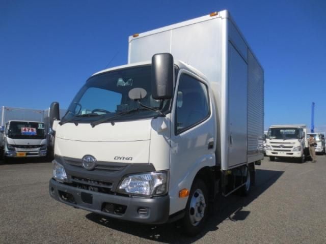 TOYOTA DYNA 2019