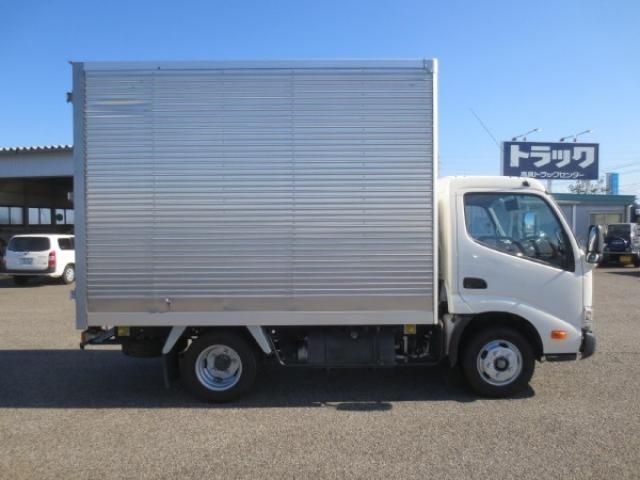 TOYOTA DYNA 2019