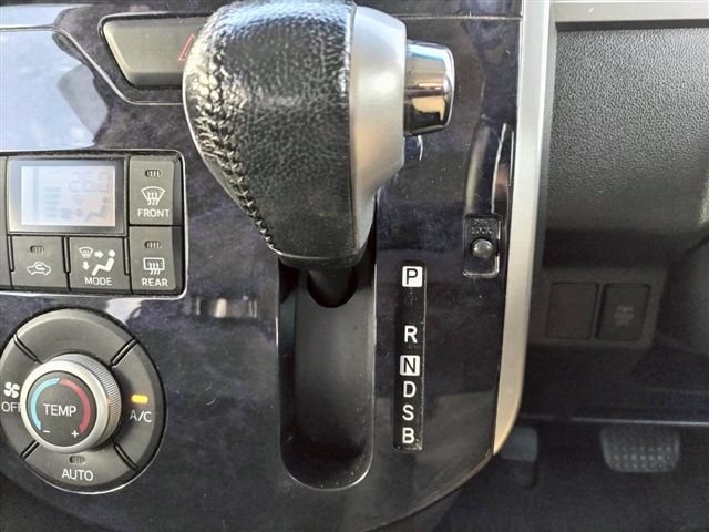 DAIHATSU TANTO CUSTOM 4WD 2016