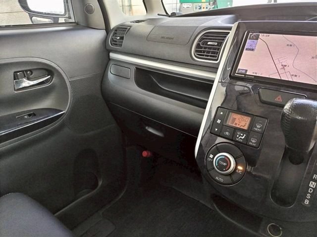 DAIHATSU TANTO CUSTOM 4WD 2016