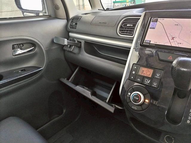 DAIHATSU TANTO CUSTOM 4WD 2016