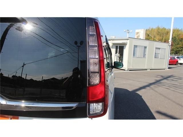 TOYOTA ESQUIRE HYBRID 2016