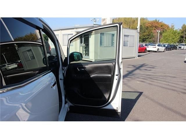 TOYOTA ESQUIRE HYBRID 2016