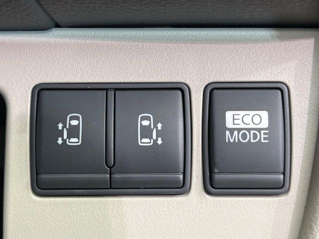 NISSAN SERENA  WG 2011