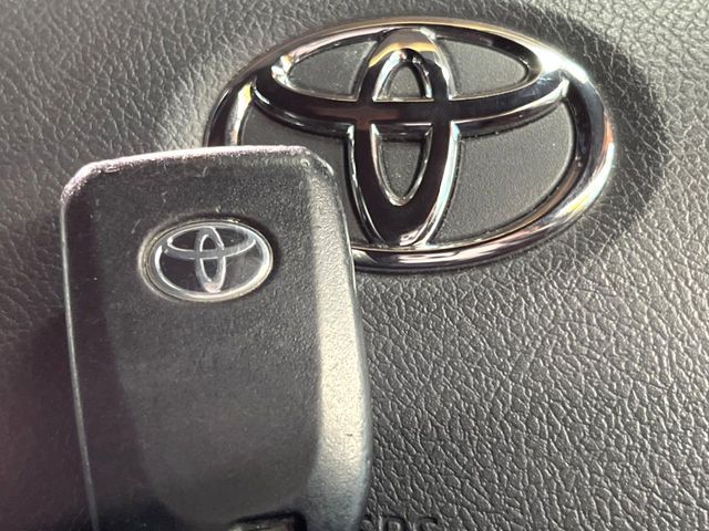 TOYOTA HIACE van 2WD 2024