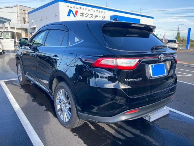 TOYOTA HARRIER 2WD 2017