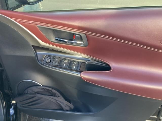 TOYOTA HARRIER 2WD 2017