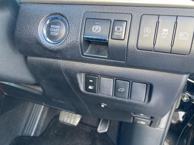 TOYOTA HARRIER 2WD 2017