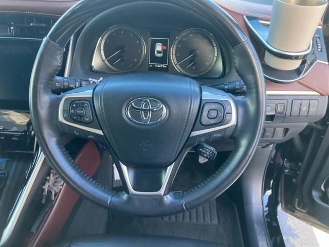 TOYOTA HARRIER 2WD 2017