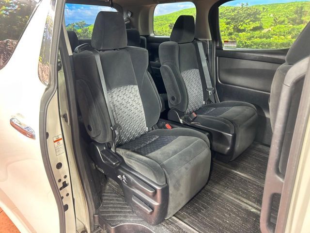 TOYOTA VELLFIRE 2015