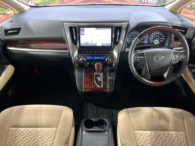 TOYOTA VELLFIRE 2015