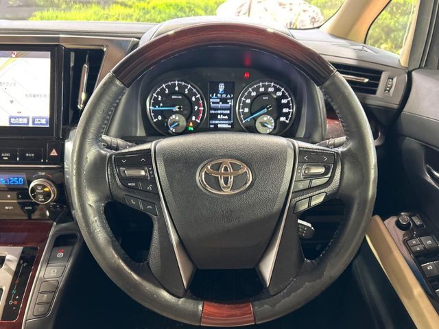 TOYOTA VELLFIRE 2015