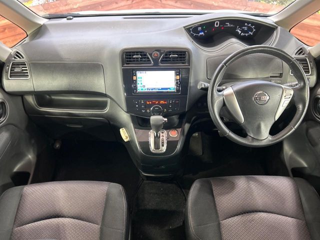 NISSAN SERENA  S-HYBRID 2012