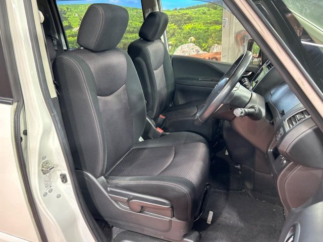 NISSAN SERENA  S-HYBRID 2012