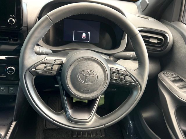 TOYOTA YARIS CROSS 2025