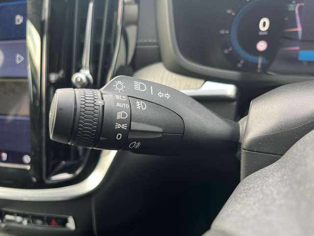 VOLVO VOLVO V60 2023