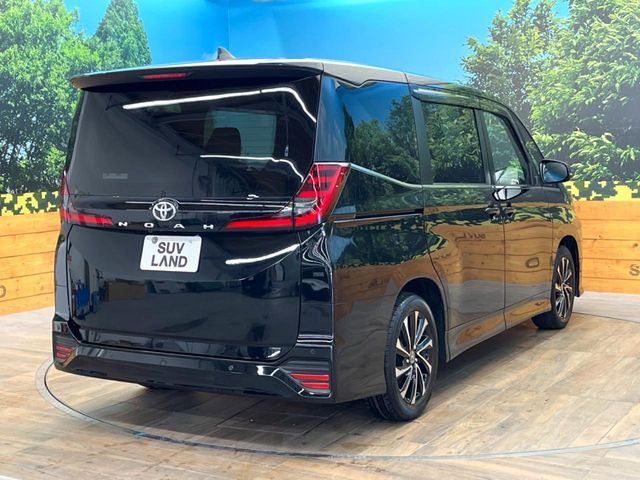 TOYOTA NOAH 2022