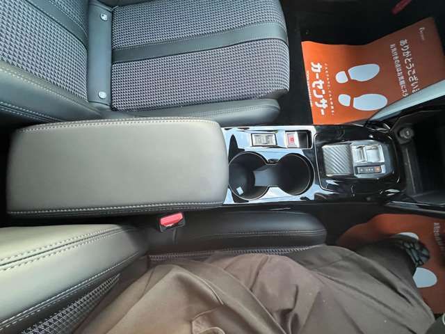 PEUGEOT PEUGEOT e-2008 2023