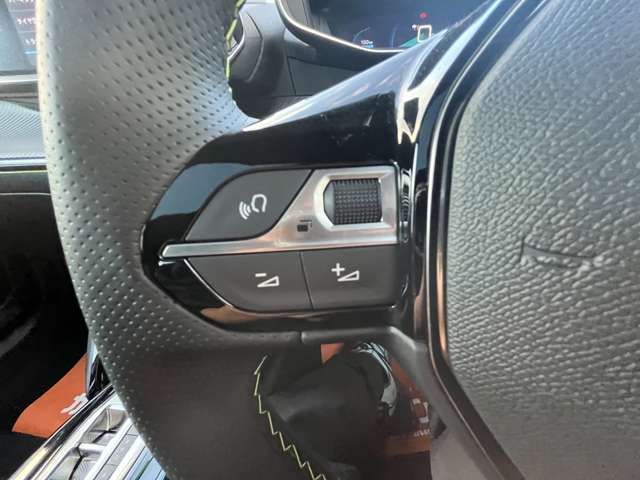 PEUGEOT PEUGEOT e-2008 2023