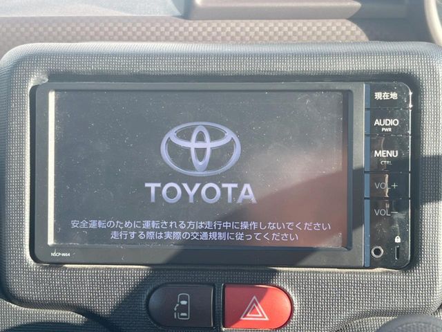TOYOTA PORTE 2015