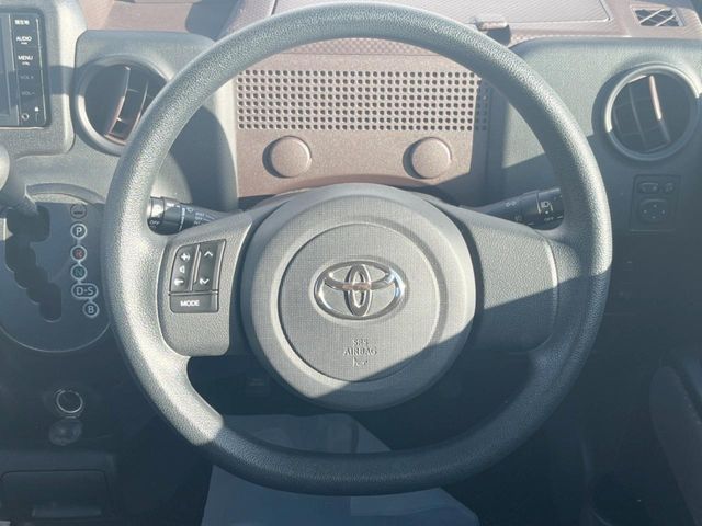 TOYOTA PORTE 2015