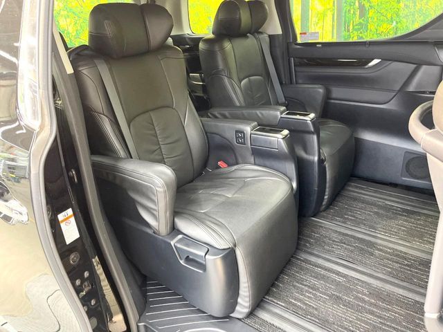 TOYOTA VELLFIRE 2015