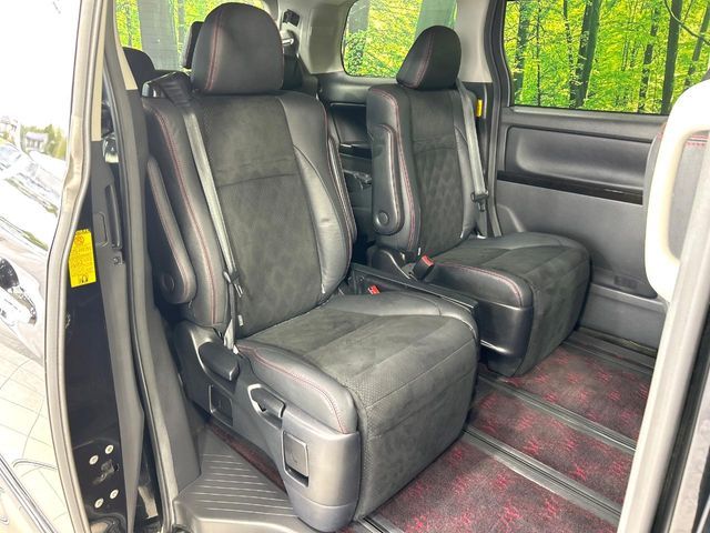 TOYOTA VELLFIRE 2012