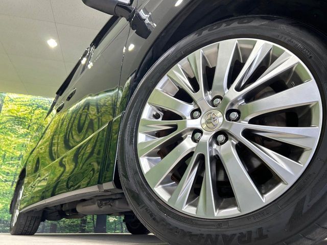 TOYOTA VELLFIRE 2012