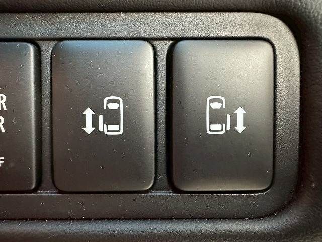 MITSUBISHI DELICA D:5 4WD 2019