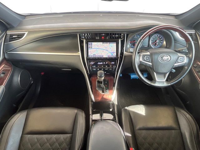 TOYOTA HARRIER 4WD 2014