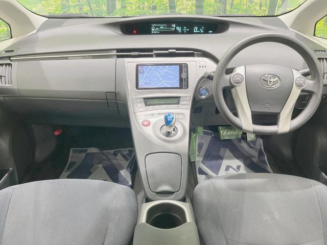 TOYOTA PRIUS 2013