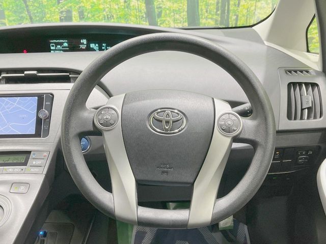 TOYOTA PRIUS 2013