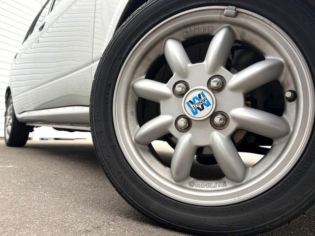 DAIHATSU MIRA GINO 2001