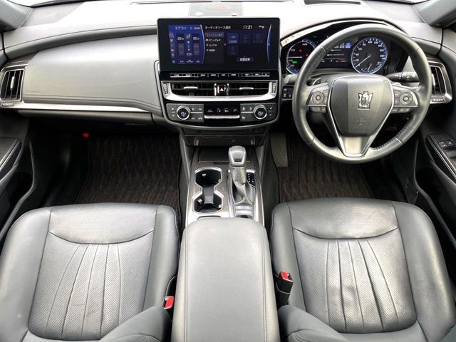 TOYOTA CROWN sedan hybrid 2022