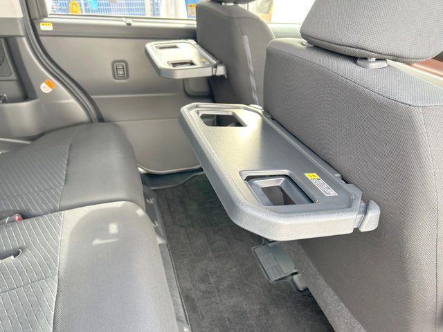TOYOTA ROOMY 2018