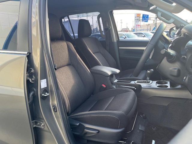 TOYOTA HILUX 4WD 2021