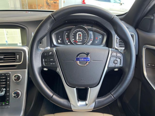 VOLVO VOLVO V60 2018