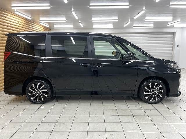 TOYOTA NOAH 2023