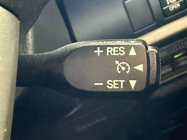 TOYOTA NOAH HYBRID 2016