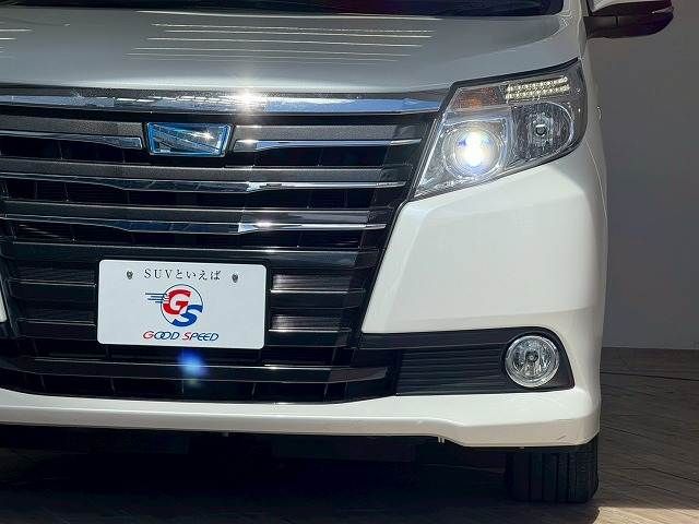 TOYOTA NOAH HYBRID 2016