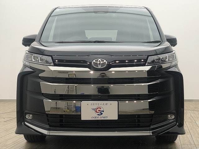 TOYOTA NOAH 2023
